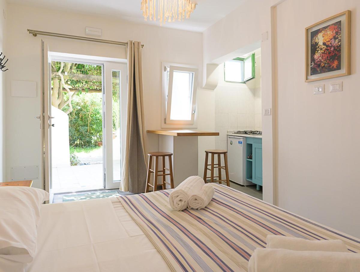 La Rosa Dei Venti Aparthotel Procida Bagian luar foto