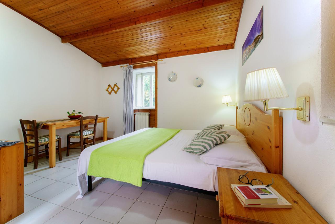 La Rosa Dei Venti Aparthotel Procida Bagian luar foto
